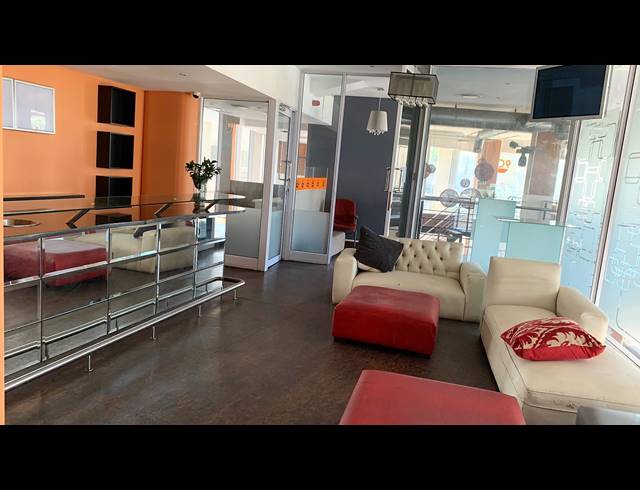410M² BUSINESS FOR SALE IN POINT WATERFRONT